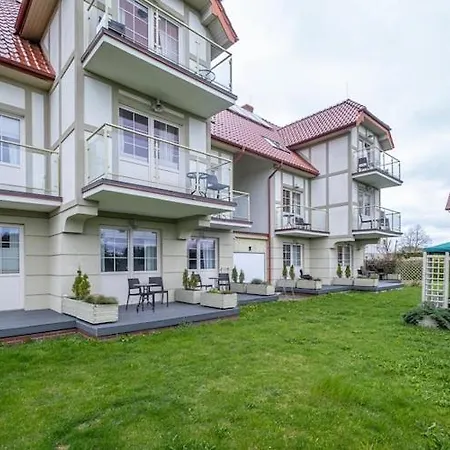 3-person With Balcony